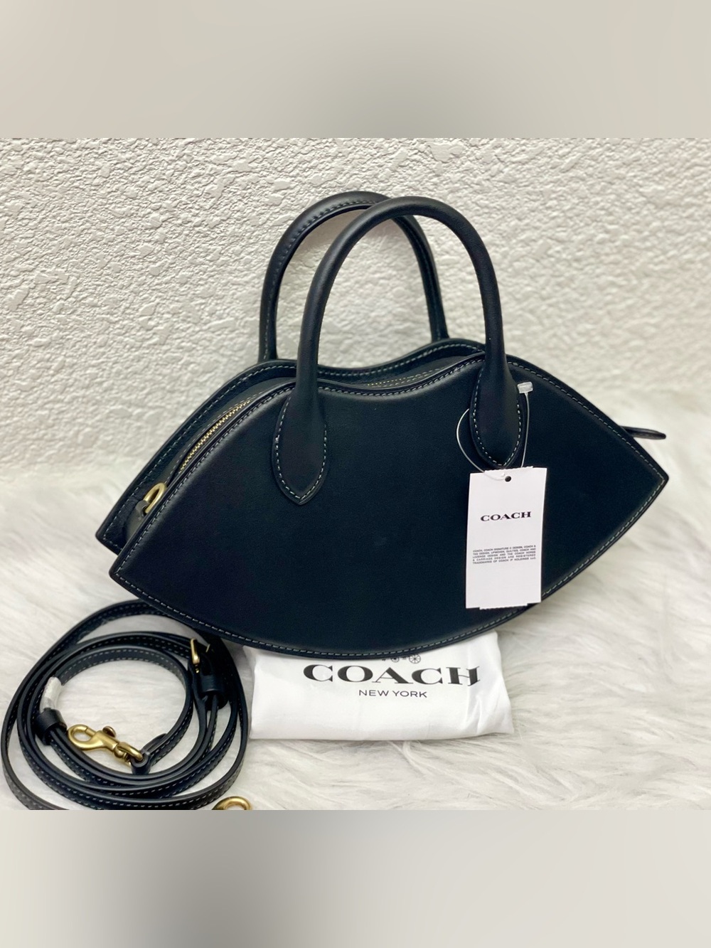 Coach Lip Bag in Black Glovetanned Leather CU856 Top Handle/Crossbody Bag NWT - Picture 6 of 11